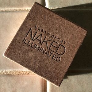 Naked Illuminated Shimmering Powder